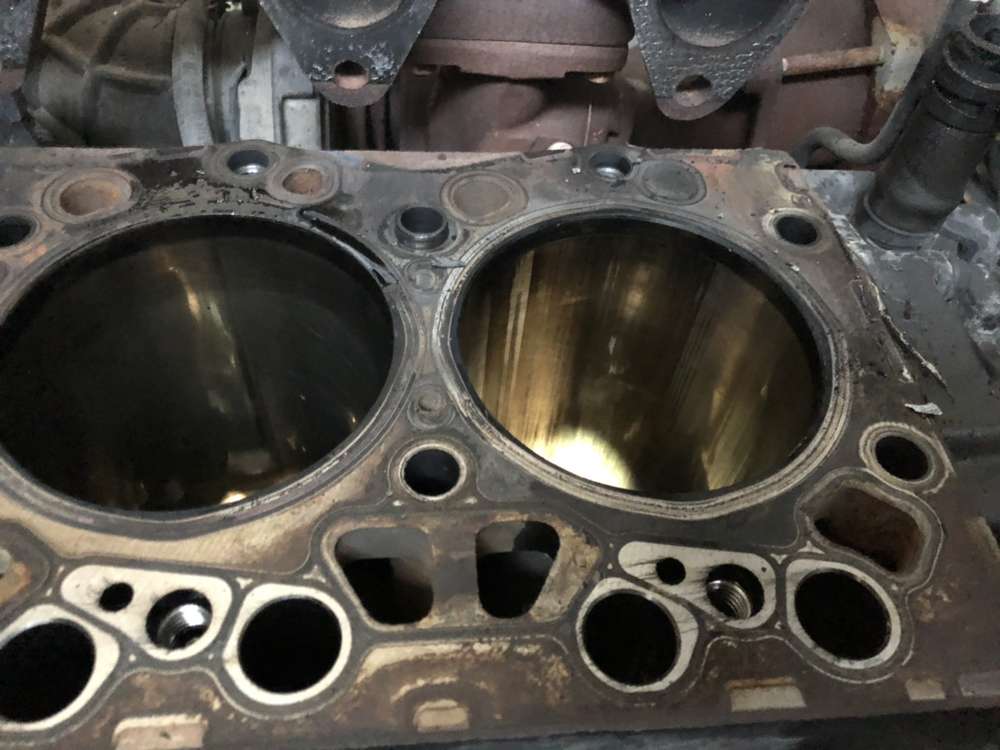 Κόλλημα μιχανής φορτηγού Γεραλής Service Φορτηγών, Ευθυγράμμιση, Ζυγοστάθμιση, Service Φορτηγών, Service Αυτοκινήτων, Κινητό Συνεργείο, Διαγνωστικός Έλεγχος , Έλεγχος ΚΤΕΟ, Διαγνωστικός Έλεγχος Φορτηγών, Διαγνωστικός Έλεγχος Αυτοκινήτων, Φρένα Φορτηγών, Φρένα Αυτοκινήτων, Σασμάν / Δίσκο Πλατώ Φορτηγών